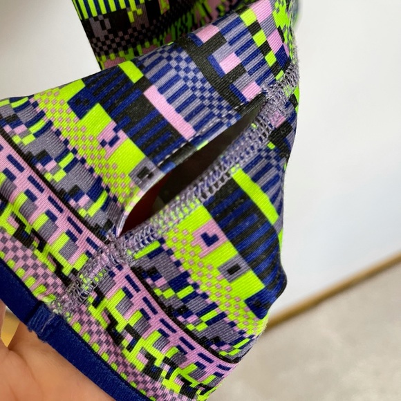 Nike Pro Dri-FIT hyperwarm 1/2 zip pullover Medium - Picture 3 of 8